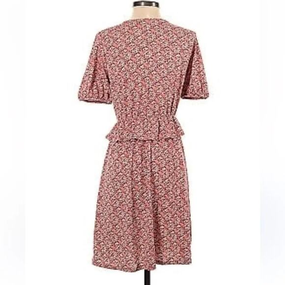 Kaileigh Ditsy Floral Dress, Sizes Medium or Large, New with Tag MSRP $99 - Picture 2 of 13